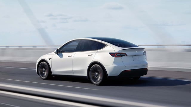 Tesla Is The USA’s Most Wanted Car Brand By Search Volume | British online car marketplace AutoTrader analyzed what people are searching for on Google.配图