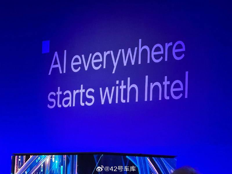 来参加 Intel 的 CES 活动。配图