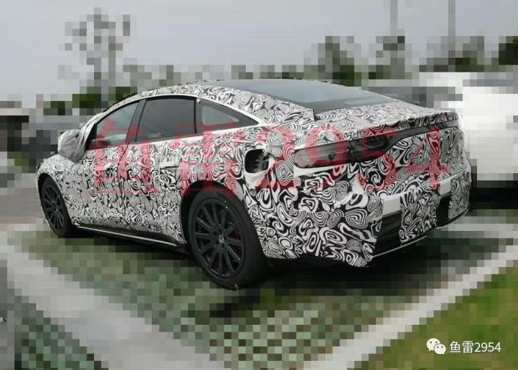 Preview of new Luxeed EV jointly developed by Huawei & Chery. New Chinese EV models tend to look as simplistic as a Tesla. They are more or less “inspired” by Tesla. Easy to spot design cues.配图