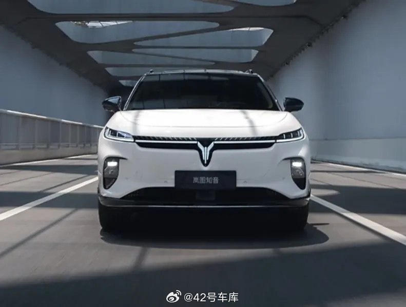 岚图知音的纯电 SUV 官图来了。配图