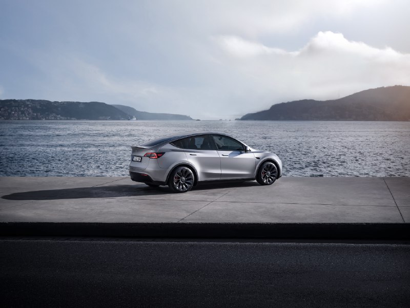 一组 快银 Model Y 美图！配图
