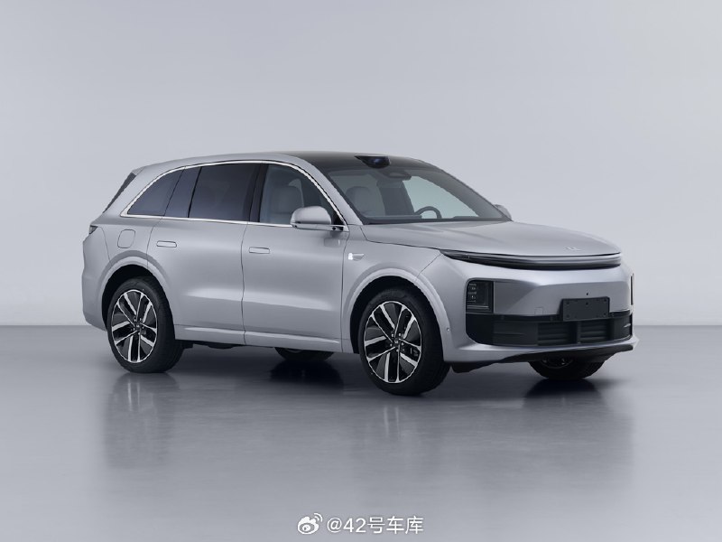 理想 L6 （图一）以及 L7/8/9 改款（图二到图四）均登录工信部，大家可以找找不同。🧐配图