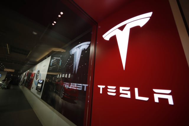 Tesla is opening more showrooms on tribal lands to avoid state laws barring direct sales配图