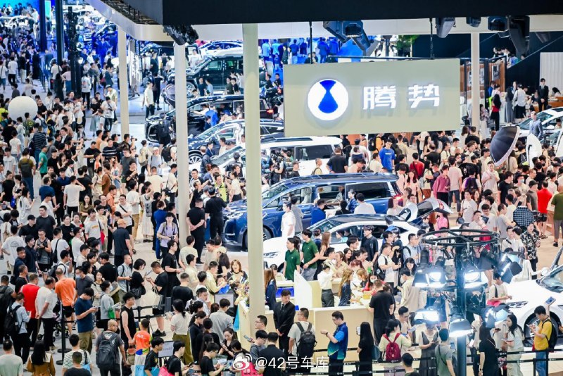 6 月 1 日的粤港澳大湾区车展上，1 号馆被比亚迪包场了。腾势 Z9GT 进行了华南首秀，2024 款腾势 D9、全新腾势 N7 也亮相了。配图