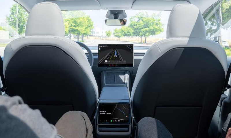 特斯拉计划对 Robotaxi 手机App进行全面改进配图